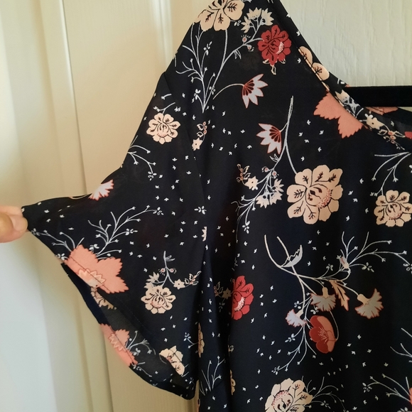 Torrid Floral Chiffon Top - Picture 5 of 9